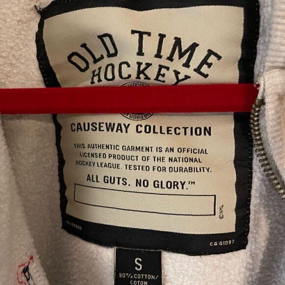 Chicago Blackhawks Hoodie. Heavyweight boy small - Picture 2 of 5